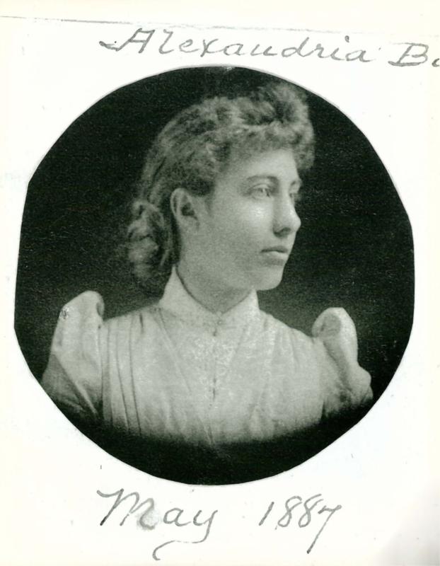 Photo of May Dewey, © Kristen Pinkney